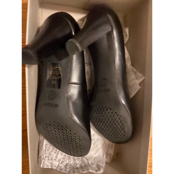 Geox Brand new, formal pump - Picture 3 of 3